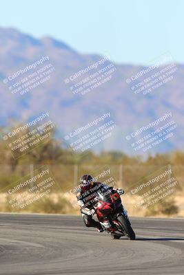 media/Jan-10-2025-CVMA Friday Practice (Fri) [[489e0da257]]/Group 4 and Trackday/Session 5 (Turn 7)/